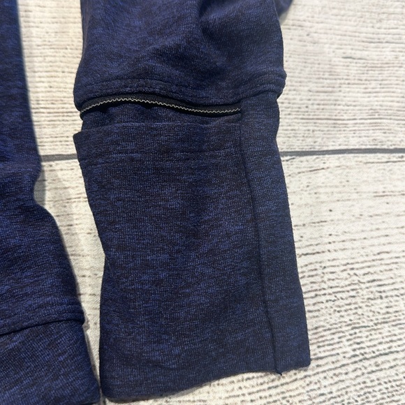 🍋Women’s Lululemon Runderful long sleeve size 6🍋 - Picture 7 of 14